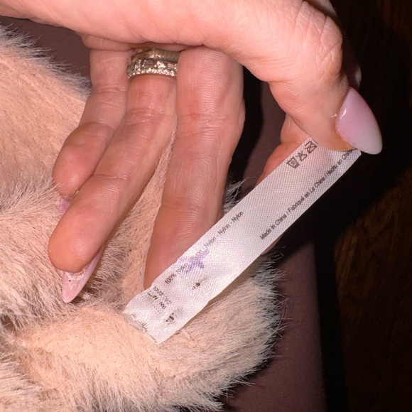 Urban Outfitters Beanie NWOT - Picture 3 of 3